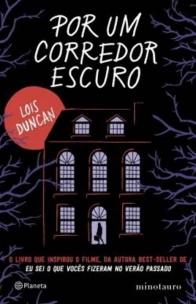 Por um corredor escuro